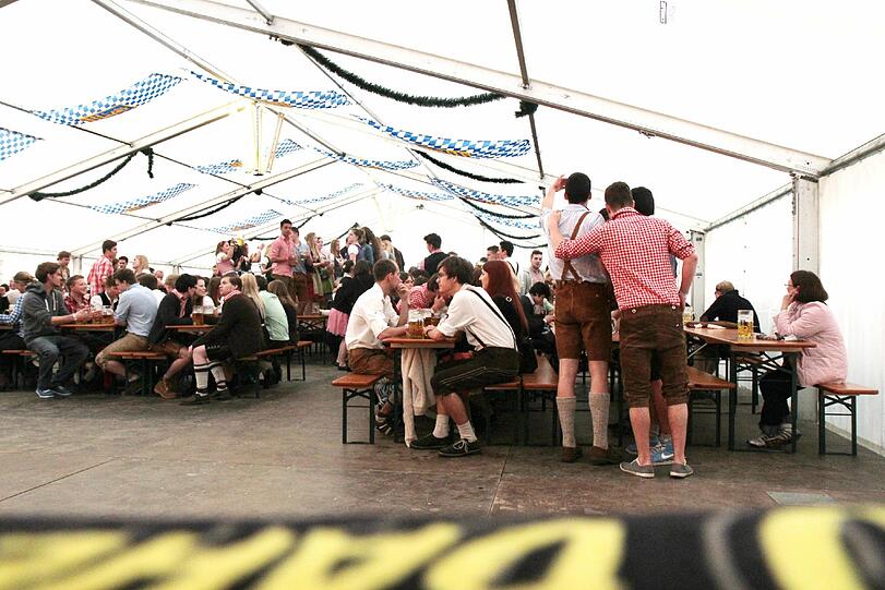 Selten ist eine Veranstaltung in Harlaching so umstritten gewesen wie das diesjährige Burschenfest. Die AZ hat sich selber ein Bild gemacht.