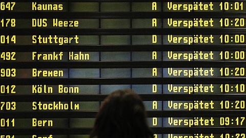 Die durchschnittliche Verspätung pro Flug betrug im ersten Halbjahr 2019 12 Minuten - statt 14,1 Minuten ein Jahr zuvor.
