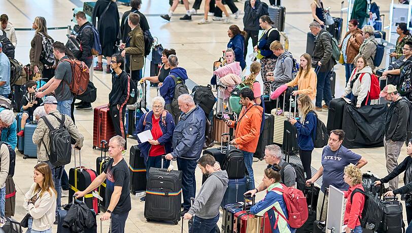 Wer von Berlin aus in den Urlaub fliegen will, braucht zurzeit vor allem eines: Geduld. Wer von Berlin aus in den Urlaub fliegen will, braucht zurzeit vor allem eines: Geduld.