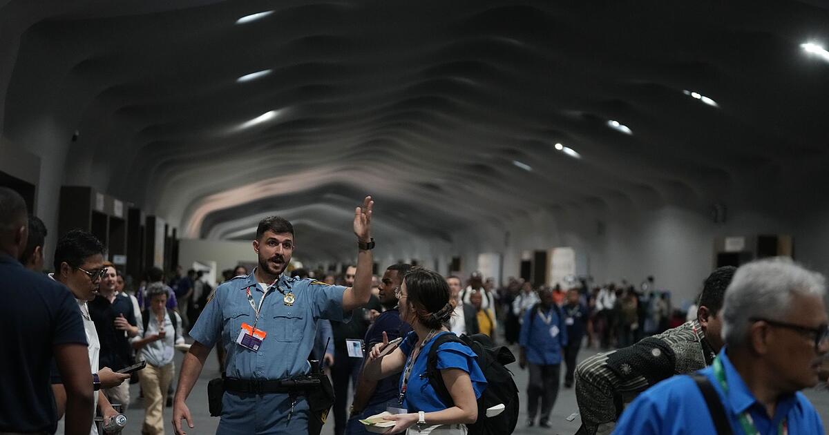 Brand-auf-Gel-nde-der-Klimakonferenz-COP30-in-Bel-m