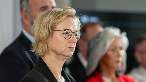 Nach Angaben von Katja Wolf tritt der gesch&auml;ftsf&uuml;hrende Landesvorstand zur&uuml;ck.