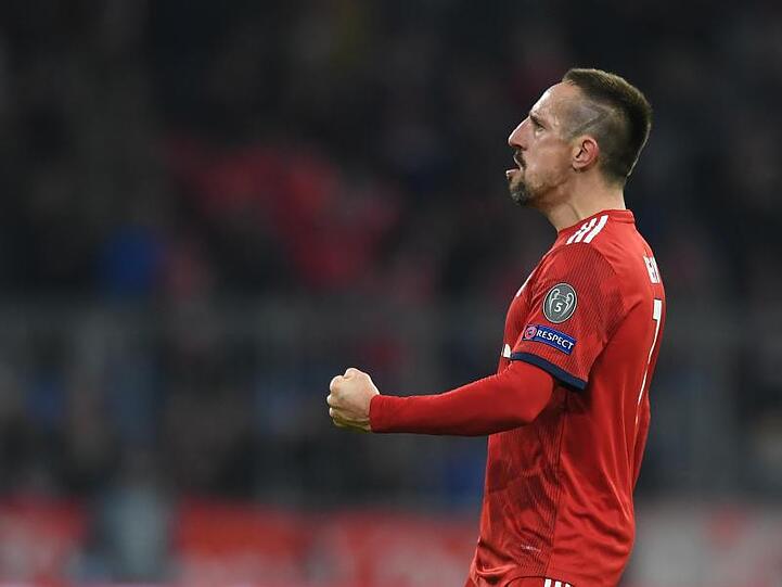 Torschütze Franck Ribery, FC Bayern, jubelt über sein Tor zum 5:1. Foto: Matthias Balk