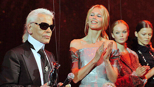 Karl Lagerfeld mit seiner Ex-Muse Claudia Schiffer. Karl Lagerfeld mit seiner Ex-Muse Claudia Schiffer.