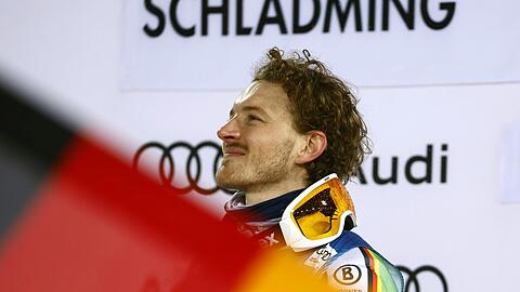 Linus Straßer ist der erste Deutsche, der nacheinander die beiden Torläufe in Kitzbühel und Schladming gewonnen hat.
