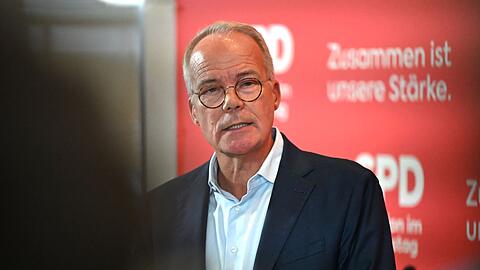 SPD-Fraktionschef Matthias Miersch will keine reine Sparreform bei der Pflege. (Archivfoto)