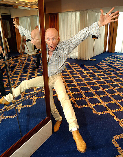 Richard O'Brien ist der kreative Kopf hinter der Film-Version des Klassikers - und auch bei der Musical-Inszenierung wirkte er tatkräftig mit. (Archivbild 2002)