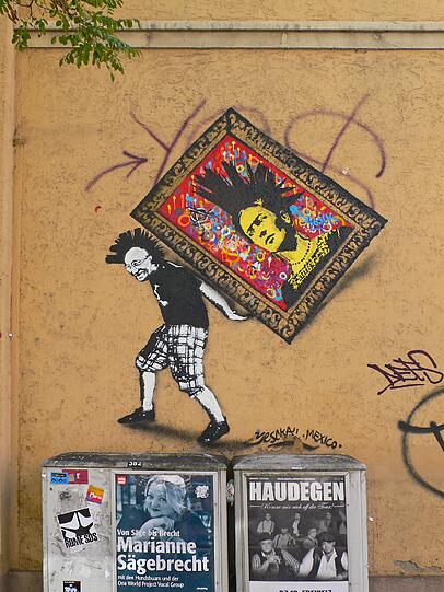 Schweres Gepäck: Künstler &bdquo;Mesckal&ldquo; hat Mahatma Gandhi und Frida Kahlo als Punks gemalt.