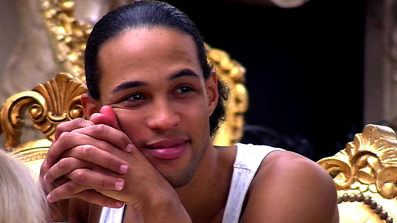 Simon schwelgt in Gedanken. Bald ist das Abenteuer Big Brother vorbei.