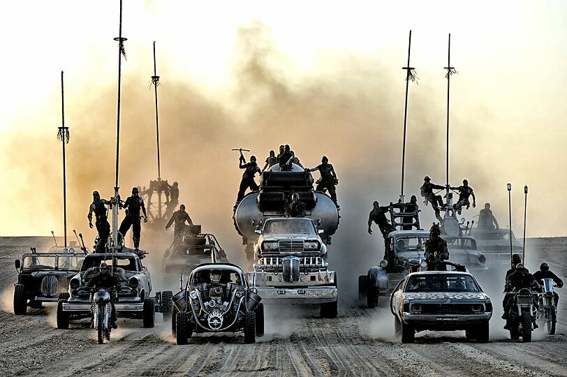 Eine Szene des Kinofilms "Mad Max: Fury Road". Der Sci-Fi-Film kommt am 14.05.2015 in die deutschen Kinos.