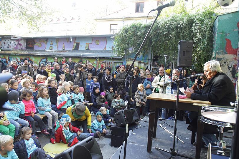 Die Sportfreunde Stiller geben ein Konzert auf dem Bolzplatz für den Sportplatz - Die Bilder