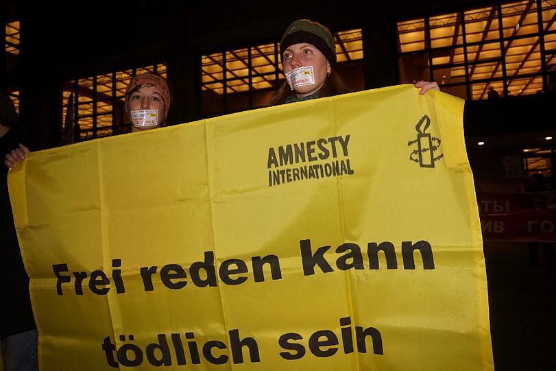 Am Gasteig bekundeten 250 Menschen gestern Abend ihren Protest gegen Valery Gergiev.