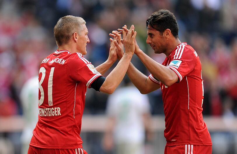CLAUDIO PIZARRO NOTE 1
Gegen seinen Ex-Klub wie aufgedreht. Mittelstürmer und Zehner zugleich. Feiner Pass vorm 1:0 auf Ribéry. Herrlicher Heber (35.) - leider gerettet. Vollstreckte zum 2:2 (53.) und 3:2 (57.). Achter Saisontreffer - perfekter Joker für Dienstag.