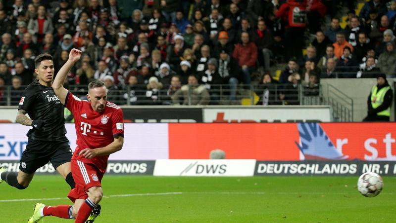 Franck Ribéry (r) trifft zum 1:0 in Frankfurt. Franck Ribéry (r) trifft zum 1:0 in Frankfurt.