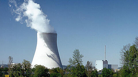 Isar 2: Kommen jetz zehn Meter hohe Mauern um das AKW?