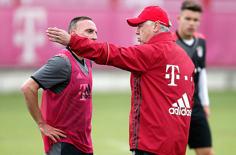 Weitere Bilder von der öffentlichen Trainingseinheit an der Säbener Straße.