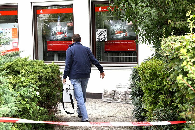 ...nachdem ein etwa 50-jähriger Bankräuber...