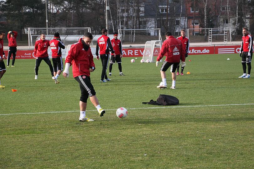 Hat immer noch den Arm bandagiert: Timo Gebhart.