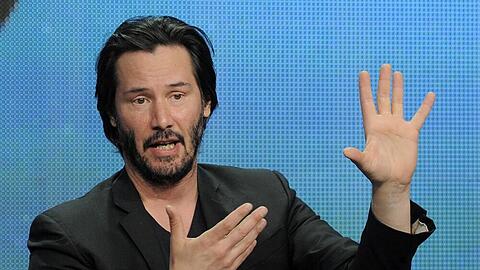 Da kann er noch so viel erklären: Keanu Reeves' Film "47 Ronin" will nicht so recht zünden