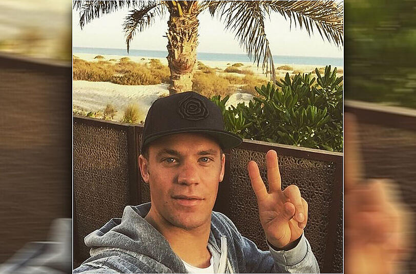 Bayerns Torhüter Manuel Neuer am Strand.