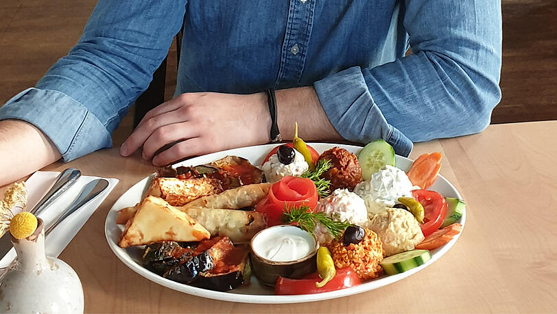 Den Vorspeisenteller für Zwei gibt’s für 16,90 Euro. Den Vorspeisenteller für Zwei gibt’s für 16,90 Euro.