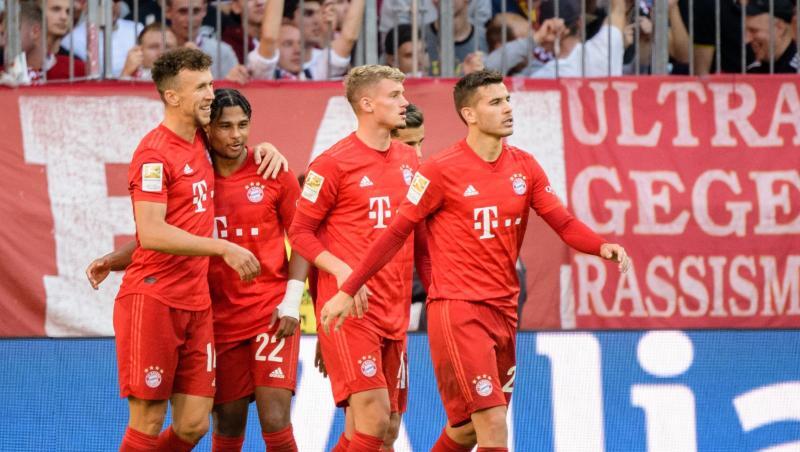 Torschütze Perisic (l-r) jubelt mit Gnabry, Cuisance und Hernández vom FC Bayern München über seinen Treffer. Foto: Matthias Balk/Archivbild Torschütze Perisic (l-r) jubelt mit Gnabry, Cuisance und Hernández vom FC Bayern München über seinen Treffer. Foto: Matthias Balk/Archivbild