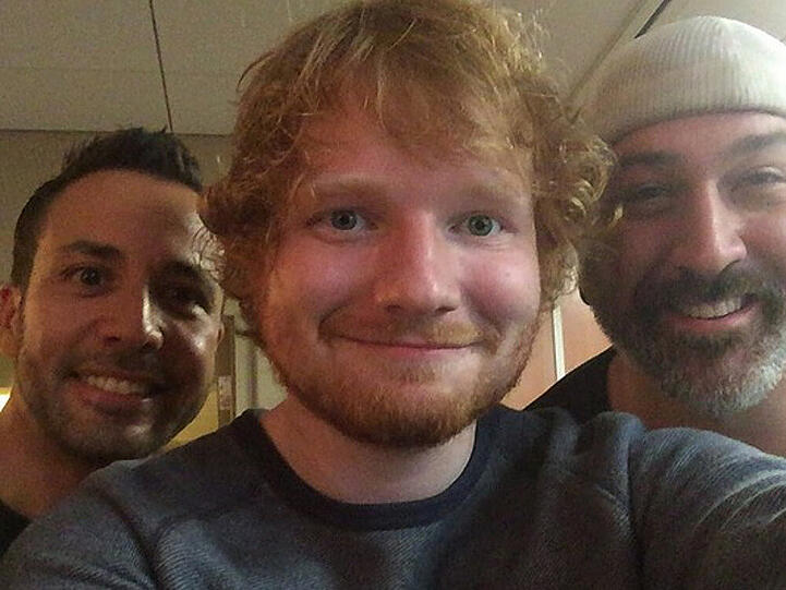 Ed Sheeran hat große Pläne mit den Ex-Teenie-Stars Howie Dorough (li) und Joey Fatone