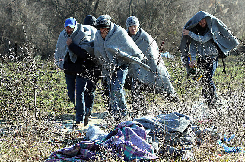 Chaos auf der Balkan-Route:  Zu Tausenden würden Flüchtlinge feststecken.