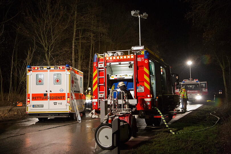 Wendemanöver mit schlimmen Folgen: Ein Auto auf der B20 bei Freilassing bemerkt zu spät, dass der BMW vor ihm wenden will. Es kommt zum Crash; der BMW-Fahrer wird schwer verletzt.