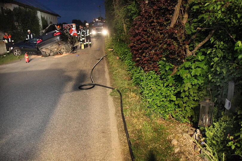 Unfall mit tödlichem Ausgang im Landkreis Mühldorf. Die Bilder vom Horror-Crash.