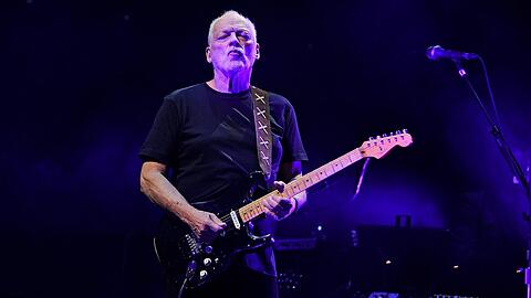David Gilmour mit seiner ber&uuml;hmten "Black Strat".