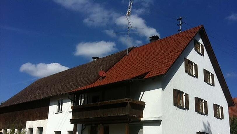 In diesem Haus im einem kleien Dorf im Lankreis Günzburg fiel der Familienvater immer wieder über seine beiden Töchter her und missbrauchte sie. In diesem Haus im einem kleien Dorf im Lankreis Günzburg fiel der Familienvater immer wieder über seine beiden Töchter her und missbrauchte sie.