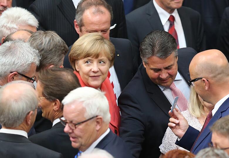 Die Abstimmung über das dritte Hilfspaket am Mittwoch könnte für Angela Merkel eine erneute Schlappe bedeuten.