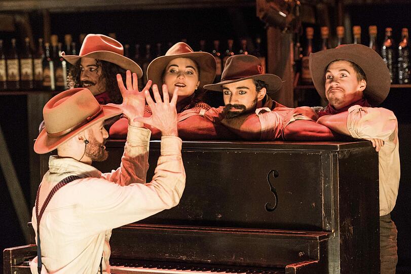 Cirque Eloize: "Saloon" auf dem Tollwood