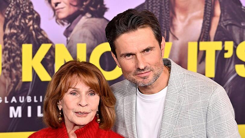 Simon Verhoeven hat k&uuml;rzlich einen Film mit seiner Mutter Senta Berger gemacht.