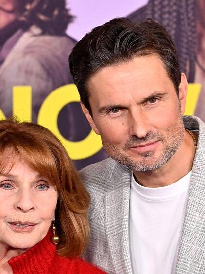 Simon Verhoeven hat k&uuml;rzlich einen Film mit seiner Mutter Senta Berger gemacht.