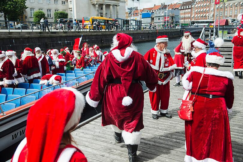 Der Weltkongress der Weihnachtsmänner in Kopenhagen.