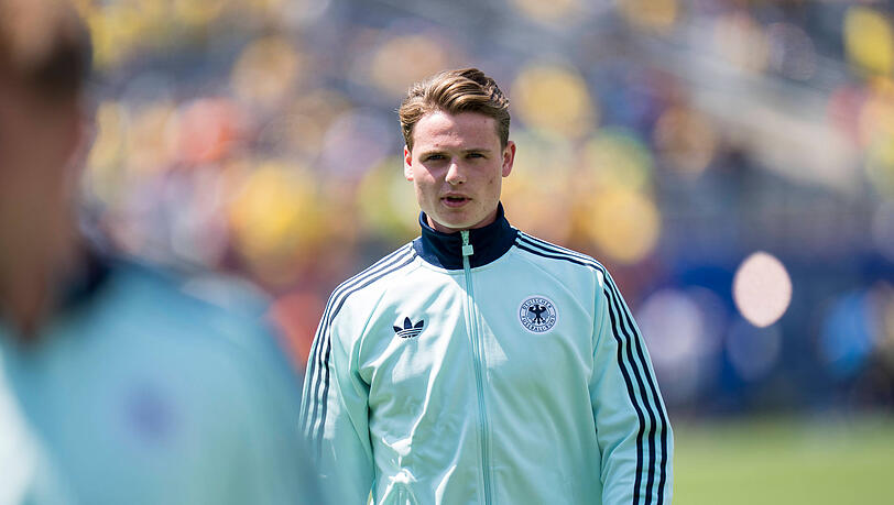 Jonas Urbig durfte in Nordamerika erstmals Turnierluft schnuppern als Trainingstorhüter. Jonas Urbig durfte in Nordamerika erstmals Turnierluft schnuppern als Trainingstorhüter.