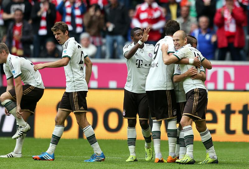 30.: FCB - Hannover 2:0. Pflichtsieg, doch Sammer motzt: &bdquo;Komfortzone!&ldquo;