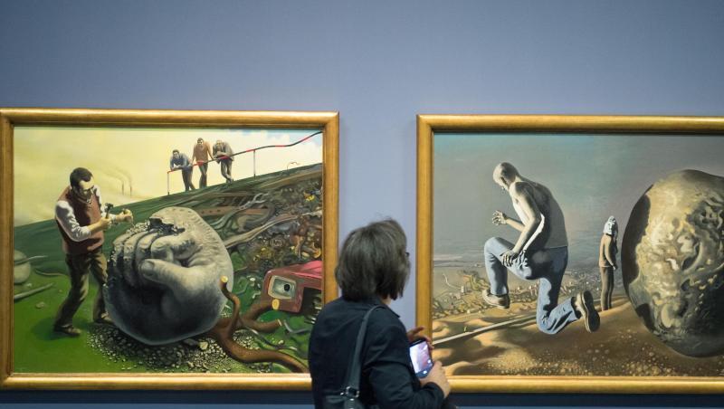 Die Gemälde "Sisyphos behaut den Stein" (l) und "Die Flucht des Sisyphos", von Wolfgang Mattheuer in Dresden. Die Gemälde "Sisyphos behaut den Stein" (l) und "Die Flucht des Sisyphos", von Wolfgang Mattheuer in Dresden.