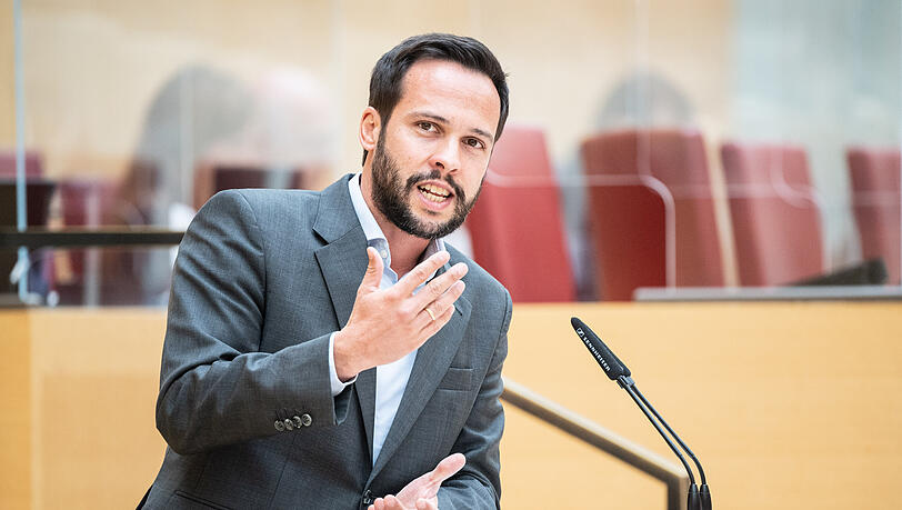 Martin Hagen, Fraktionsvorsitzender der FDP im Bayerischen Landtag, während einer Plenarsitzung.
