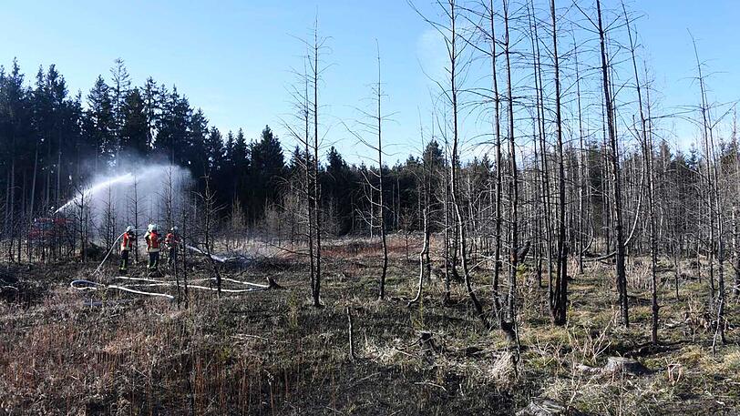 Die Waldbrand-Serie im Münchner Osten geht weiter.