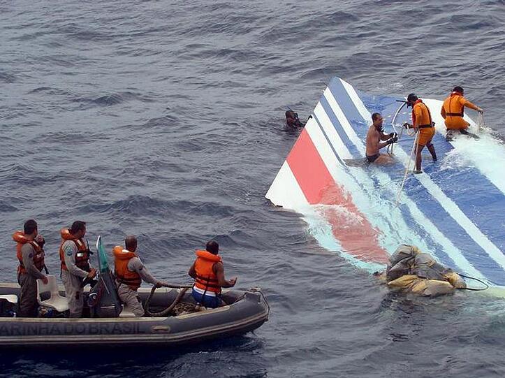 Der Flugschreiber des vor drei Wochen abgestürzten Airbus ist noch nicht gefunden