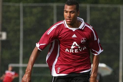 &bdquo;Der Kleine hat Erfahrung und in Hamburg schon vor großem Publikum gespielt&ldquo;: Oenning über Maxim Choupo-Moting.