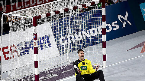 Carsten Lichtlein jubelt im Achtelfinale der Handball-WM gegen Ägypten nach einem gehaltenen Ball.