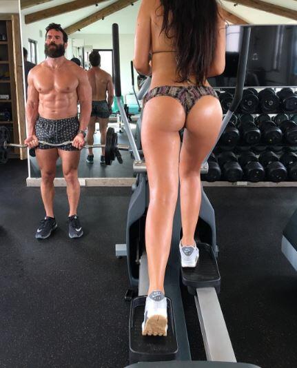 Luxuskarren, Waffen und viel, viel nackte Haut - diese drei Dinge bestimmen das Leben von Instagram-Playboy Dan Bilzerian.