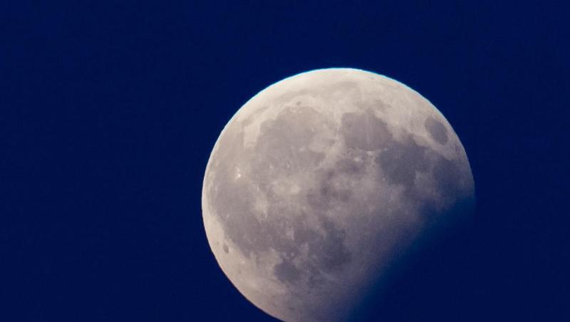 Eine partielle Mondfinsternis ist über München. Foto: Sven Hoppe/Archivbild Eine partielle Mondfinsternis ist über München. Foto: Sven Hoppe/Archivbild