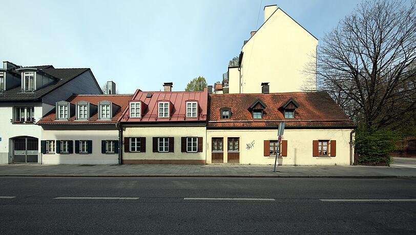Ein paar gibt's noch: alte Herbergshäusl in der Elsässer Straße. Ein paar gibt's noch: alte Herbergshäusl in der Elsässer Straße.