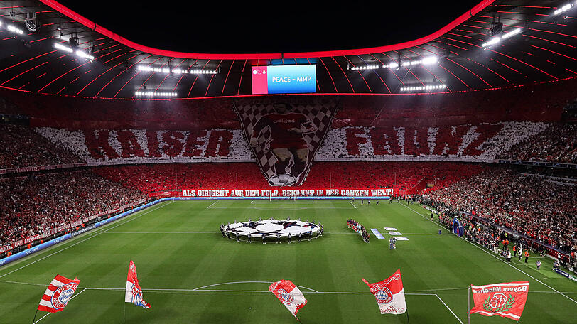 Die Bayern-Fans ehrten den verstorbenen Franz Beckenbauer vor dem Spiel gegen Real Madrid mit einer großen Choreo.