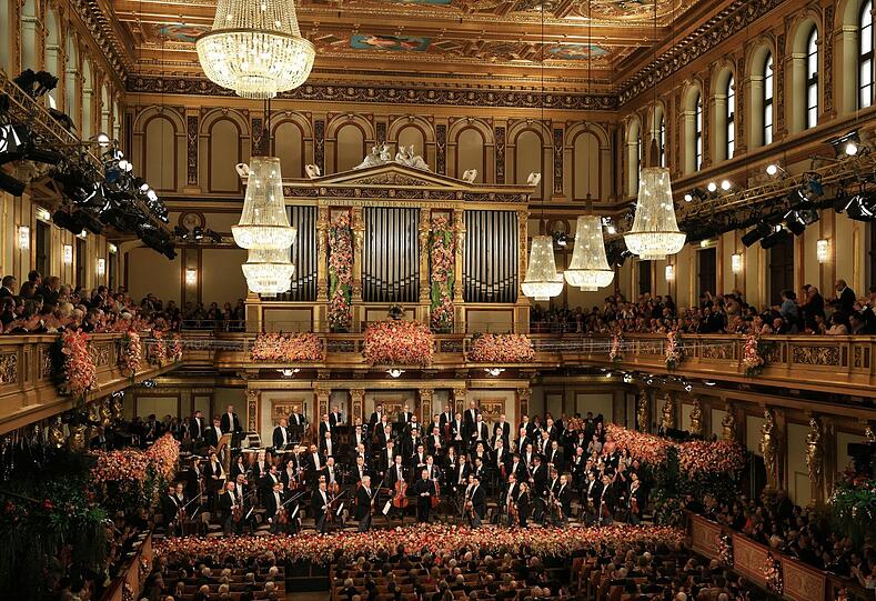 Die Wiener Philharmoniker unter Yannick N&eacute;zet-S&eacute;guin anl&auml;sslich des Neujahrskonzertes 2026 im Goldenen Saal des Musikvereins in Wien.