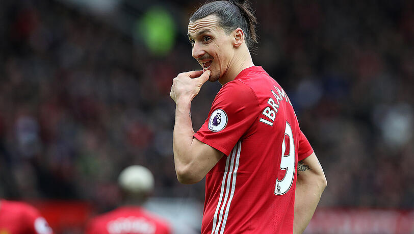 Zlatan Ibrahimovic steht derzeit bei Manchester United unter Vertrag. Zlatan Ibrahimovic steht derzeit bei Manchester United unter Vertrag.